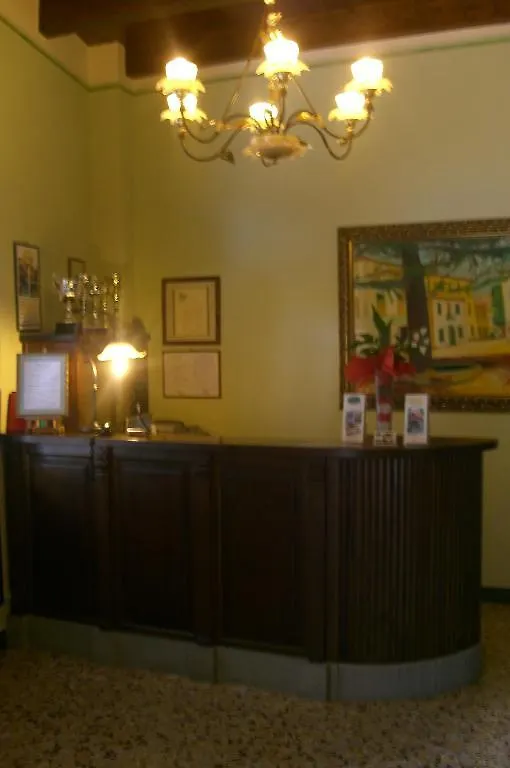 Hotel Alpino Barga 3*,  Italy